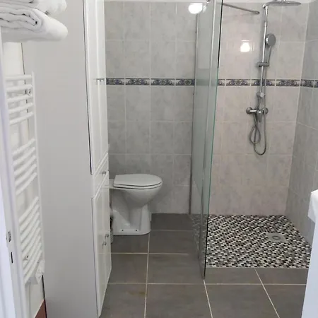 Casa vacanze Domaine De Lesvaniel Landudec